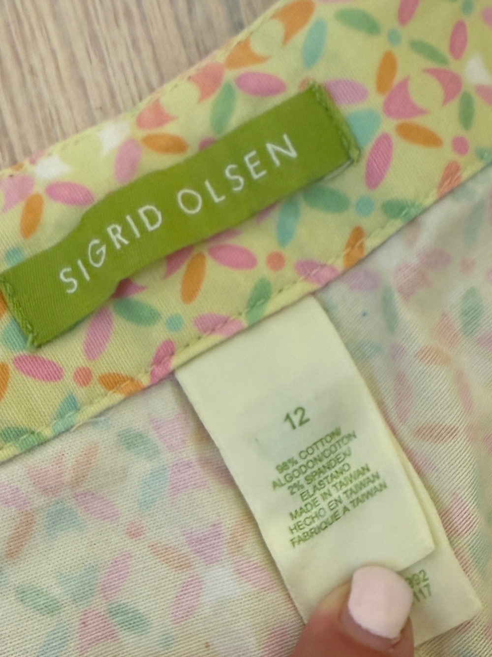 SIGRID OLSEN Women’s Y2K Yellow Multicolor Geometric Print Crop Pants Size 12 - Picture 4 of 4